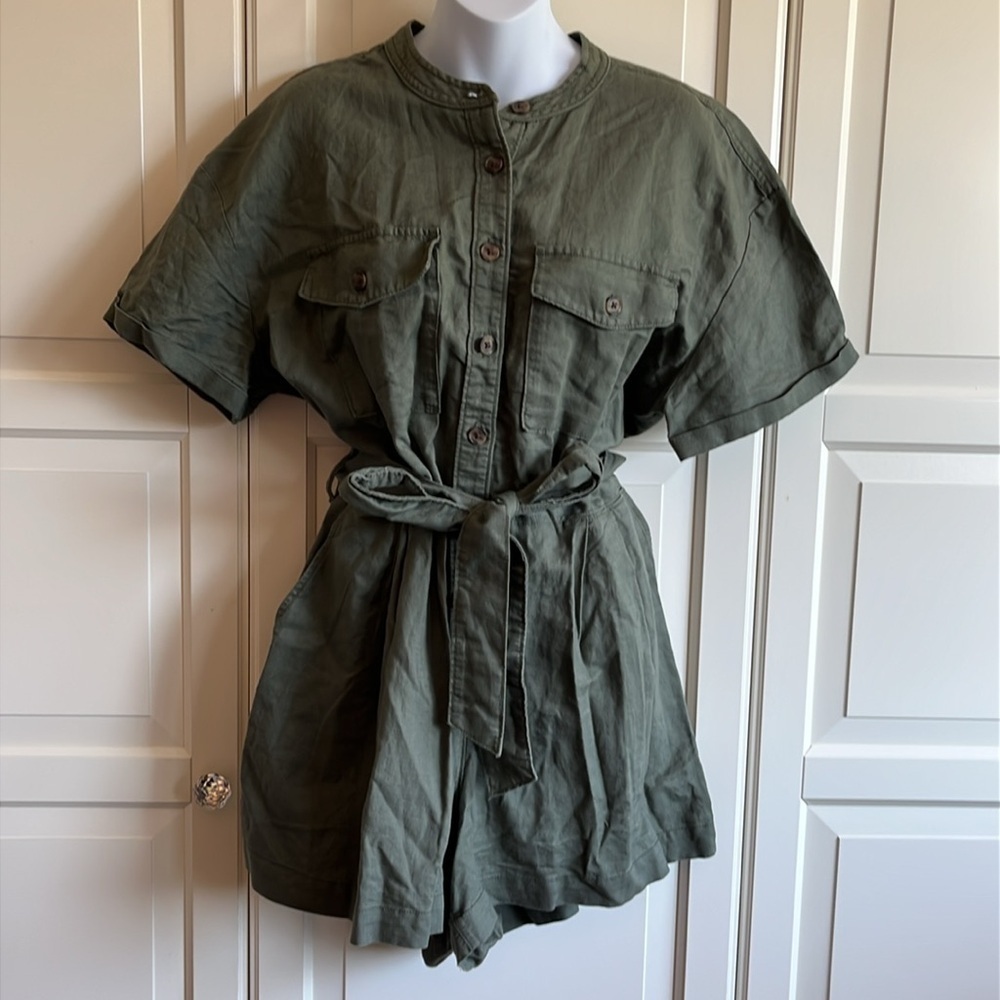 Gap Linen Blend Utility Romper Shorts In Olive Green, PTP 21", EUC